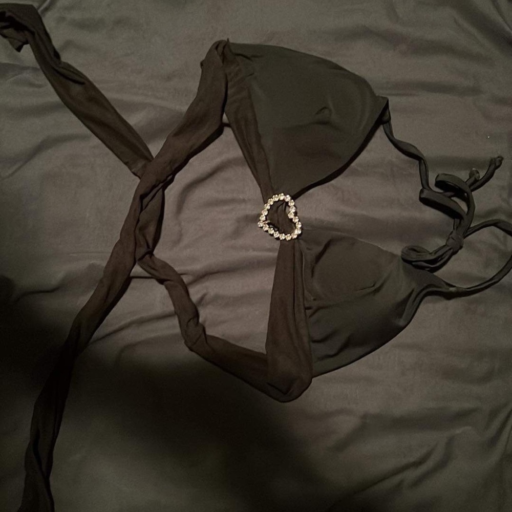 Black bikini